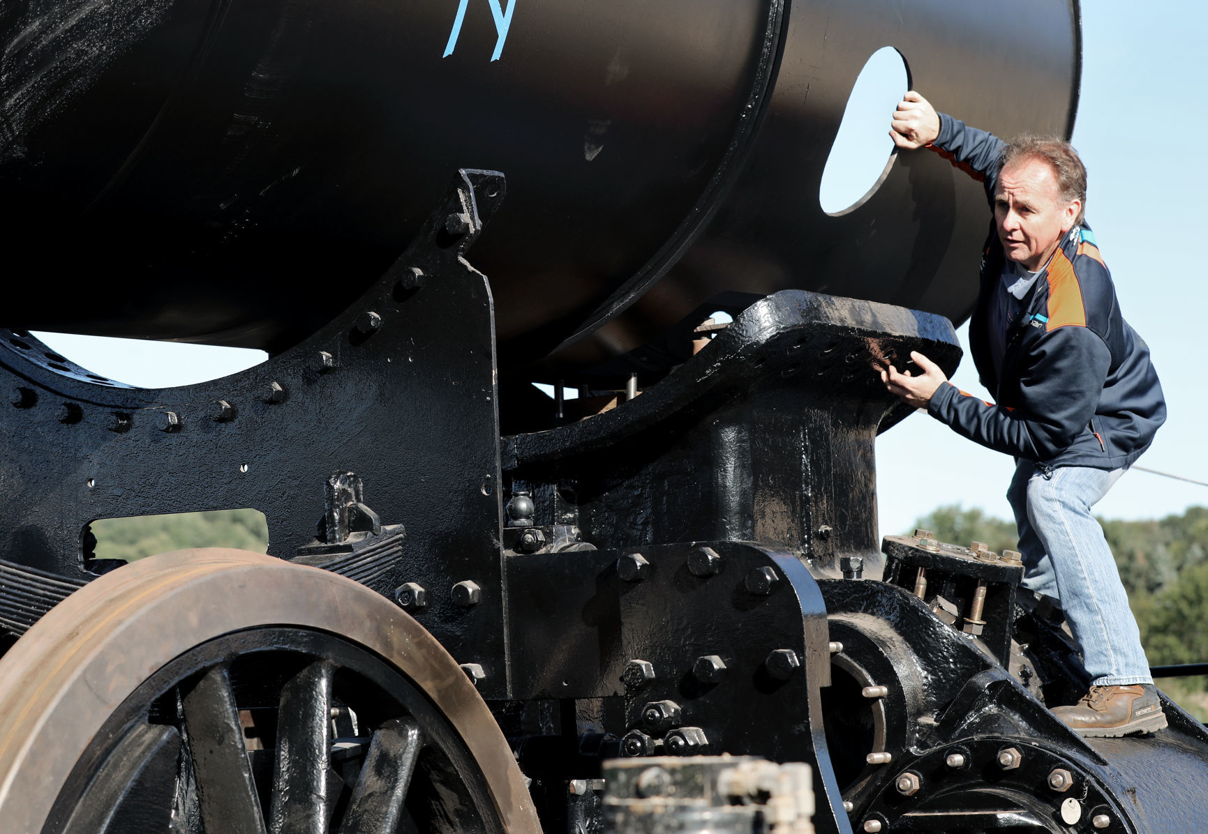 1385 steam locomotive